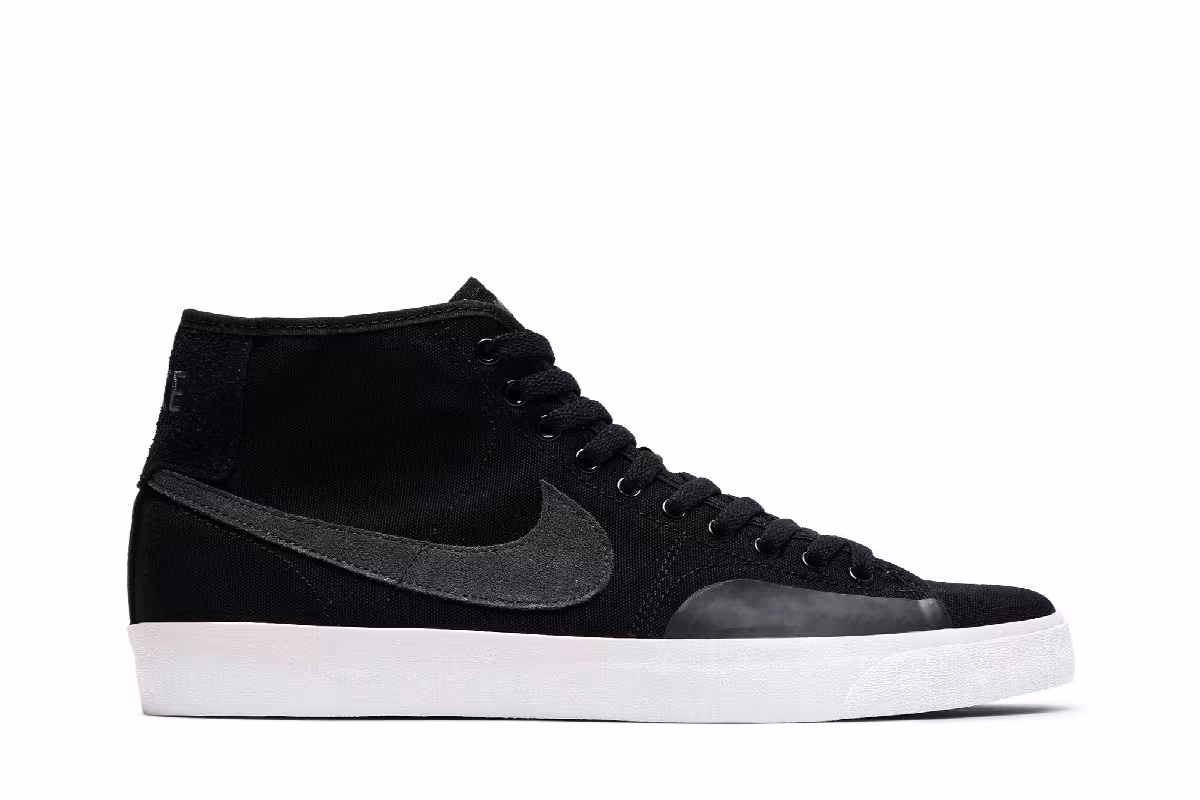 Nike Blazer Court Mid Premium SB Black Anthracite, view 2