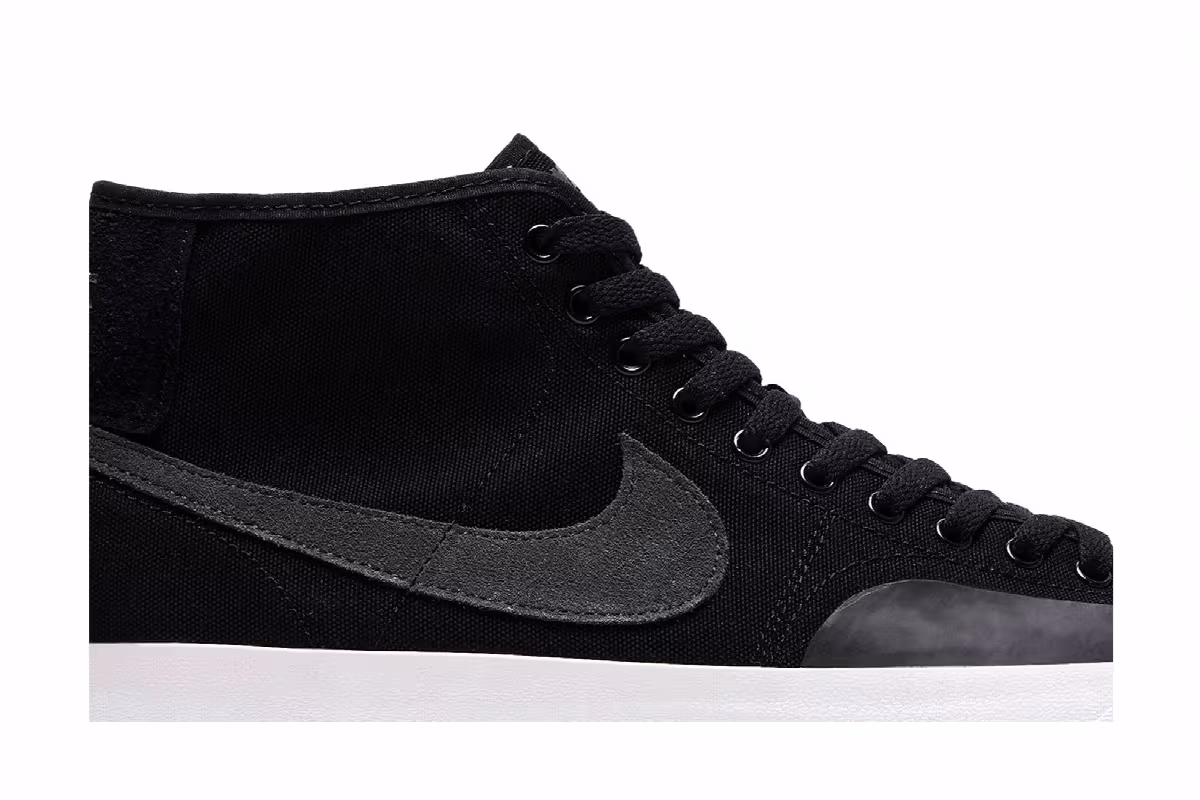 Nike Blazer Court Mid Premium SB Black Anthracite, view 3