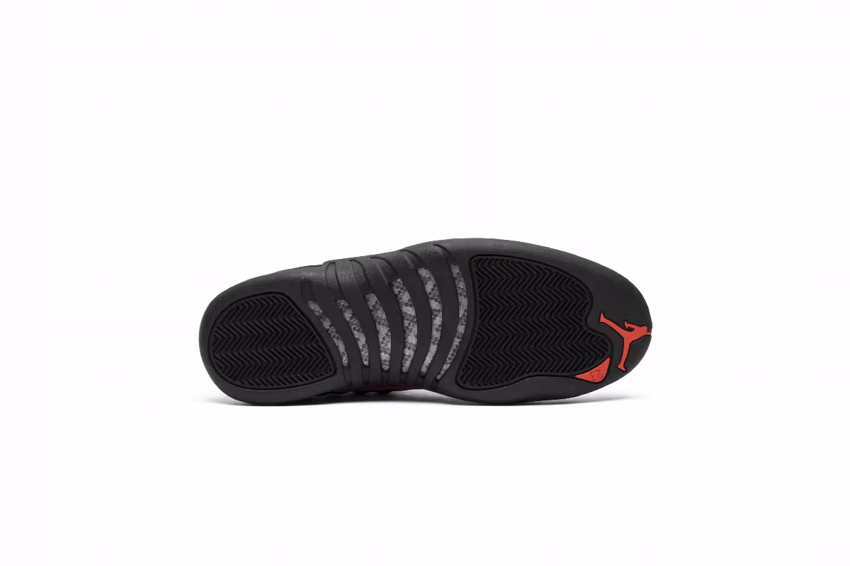 Air Jordan 12 Low Max Orange, view 5