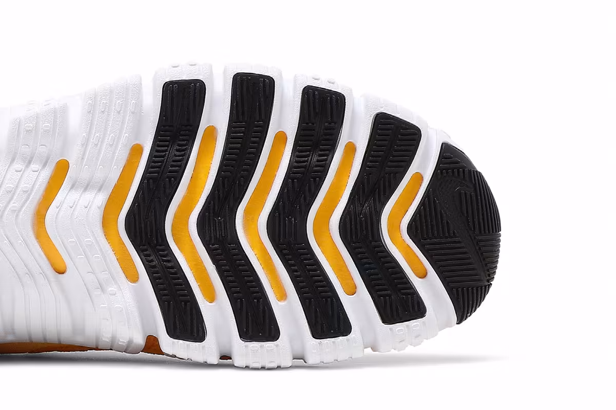 Nike Free Metcon 4 University Gold, view 6