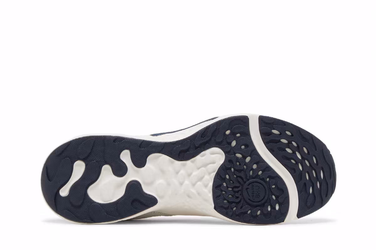 Nike Renew Retaliation TR 3 Summit White Obsidian, view 5