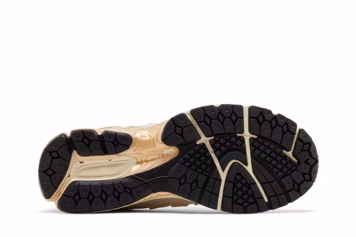 New Balance Women's 1906R Angora Sandstone, view 5