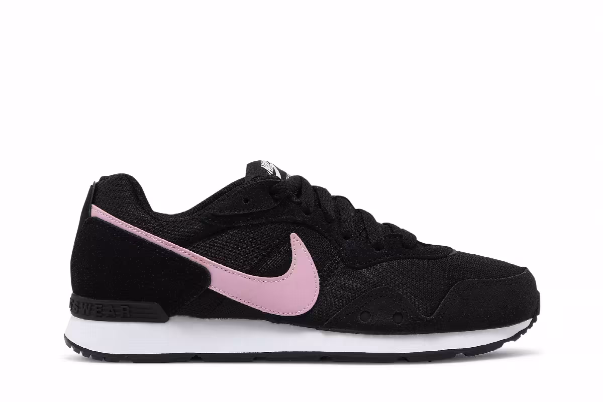 Nike Women's Venture Runner Black Light Arctic Pink, view 2