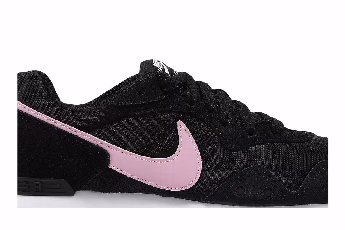 Nike Women's Venture Runner Black Light Arctic Pink, view 3