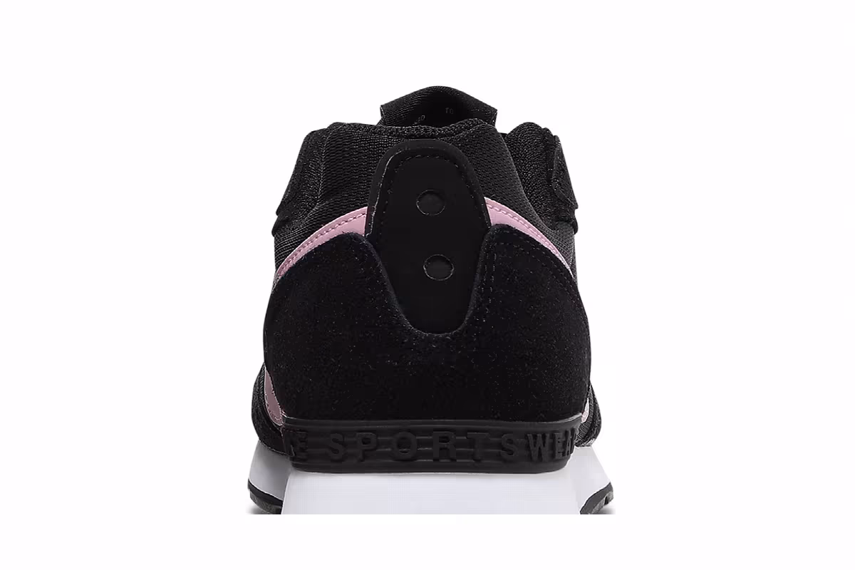 Nike Women's Venture Runner Black Light Arctic Pink, view 8