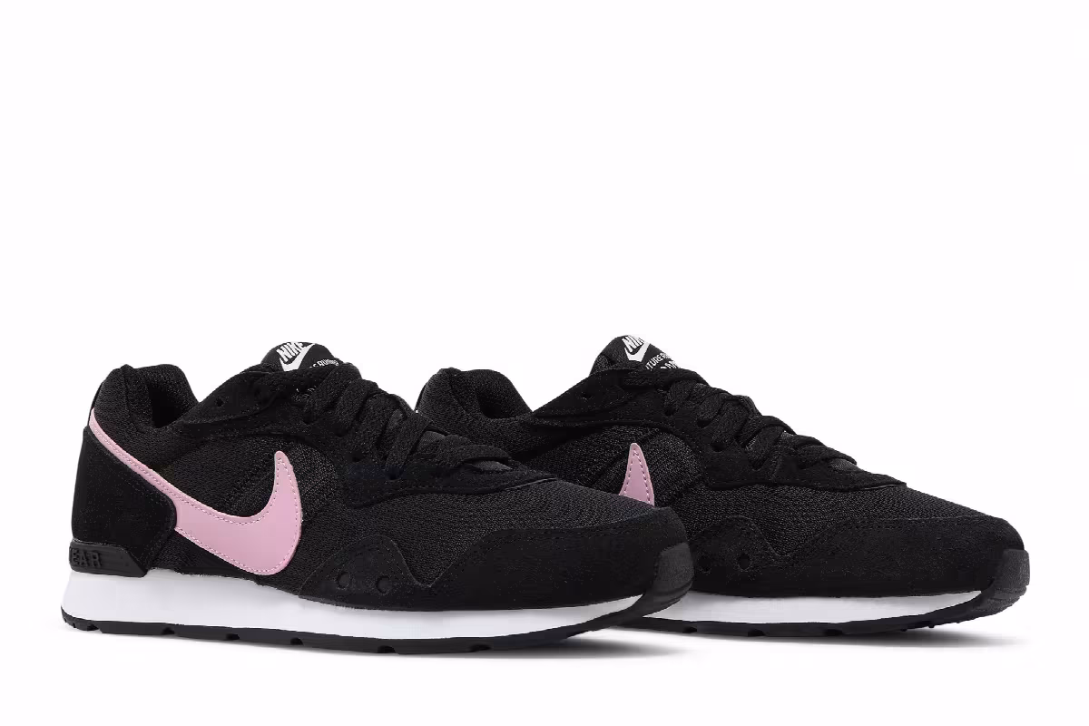Nike Women's Venture Runner Black Light Arctic Pink, view 9