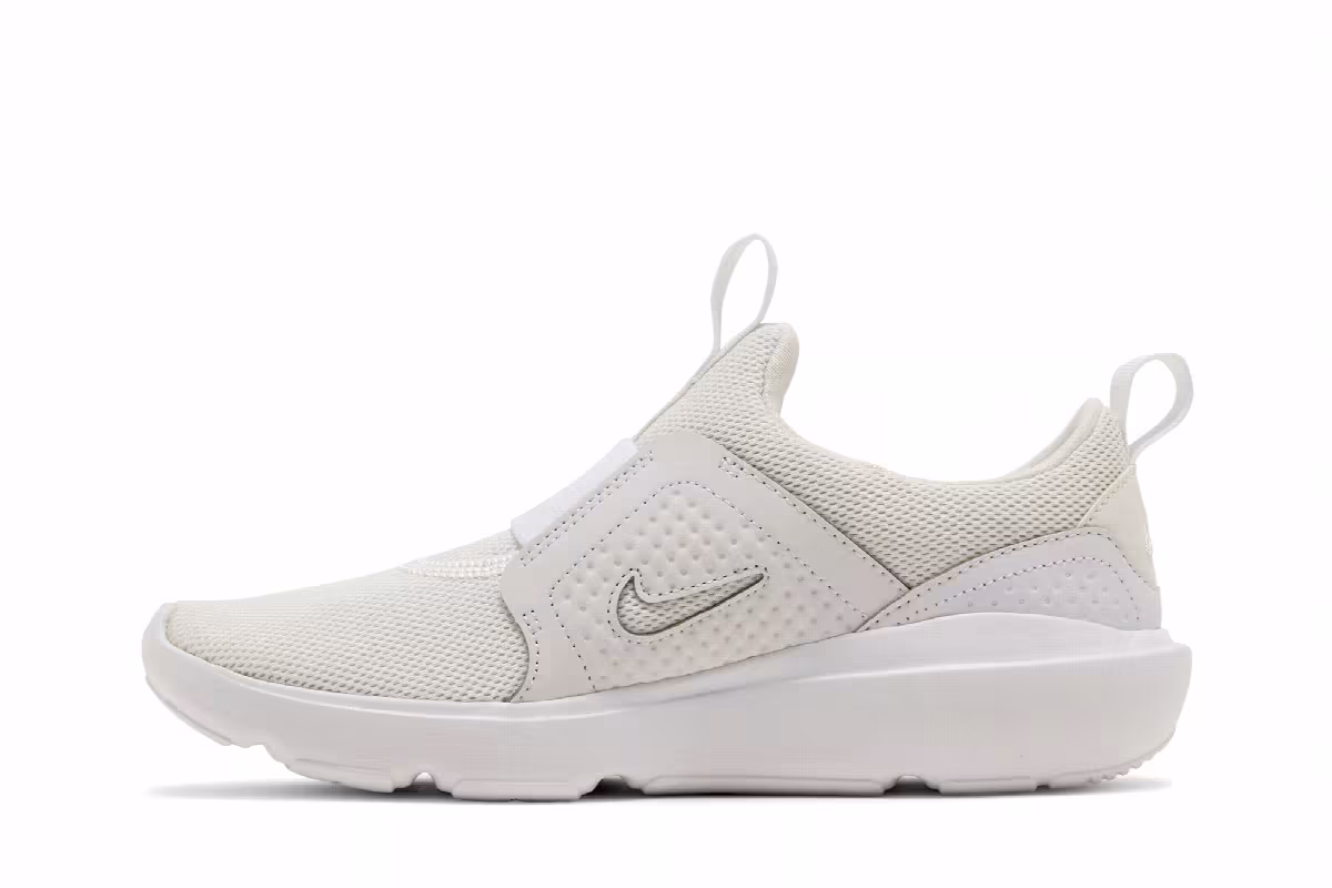Nike Women's AD Comfort Triple White, view 4