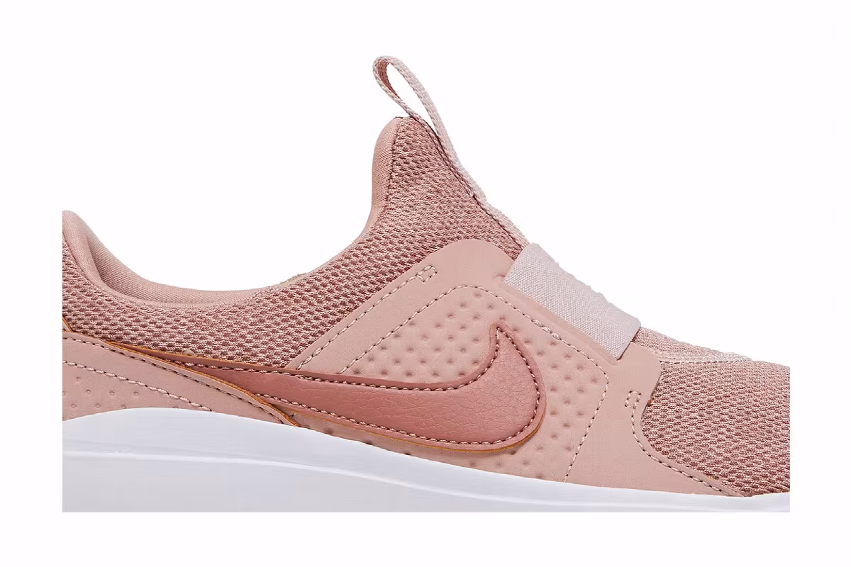 Nike Women's AD Comfort Pink Oxford, view 3