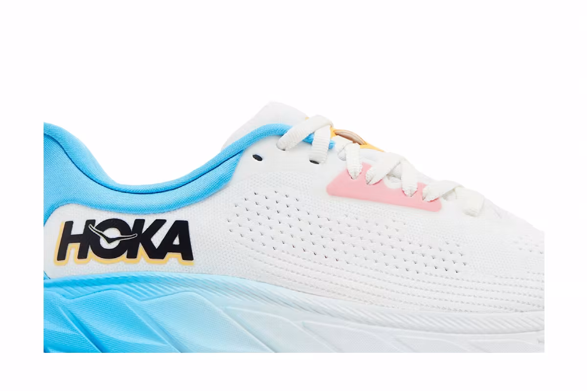 HOKA Women's Arahi 7 Blanc De Blanc Swim Day, view 3