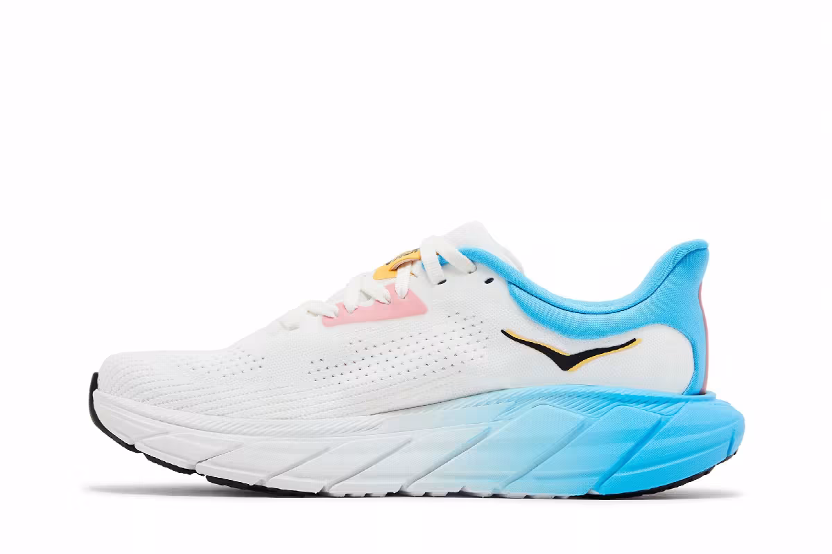 HOKA Women's Arahi 7 Blanc De Blanc Swim Day, view 4
