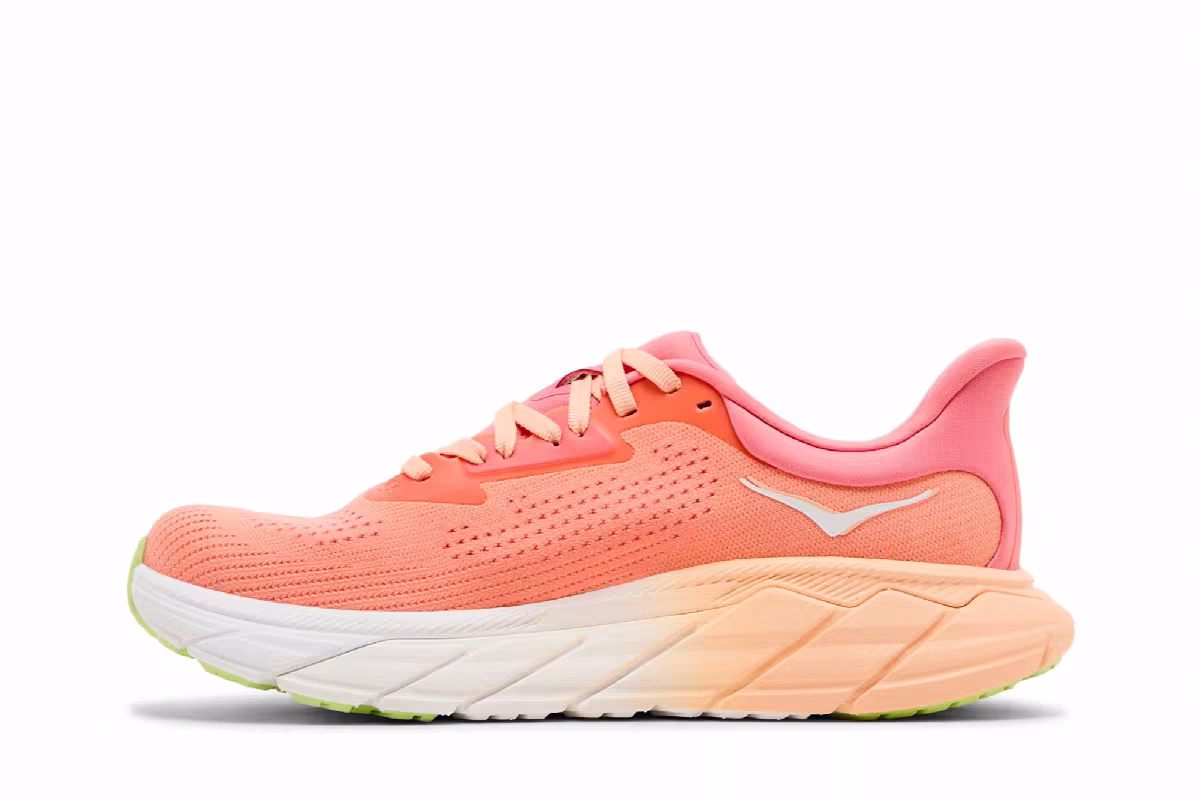 HOKA Women's Arahi 7 Papaya Coral, view 4