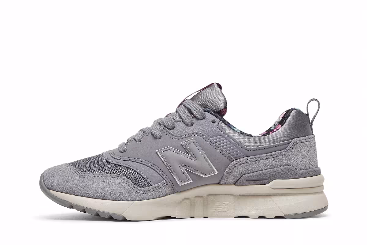 New Balance Women's 997H Blossom Pack - Grey, view 4