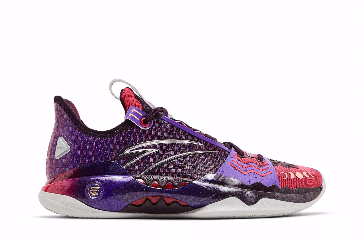 Kyrie Irving x Anta Shock Wave 5 Pro Moon, view 2