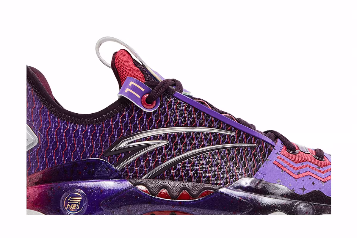 Kyrie Irving x Anta Shock Wave 5 Pro Moon, view 3
