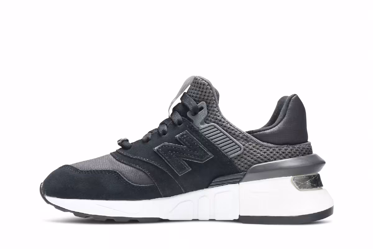 New Balance Women's 997 Black, view 4