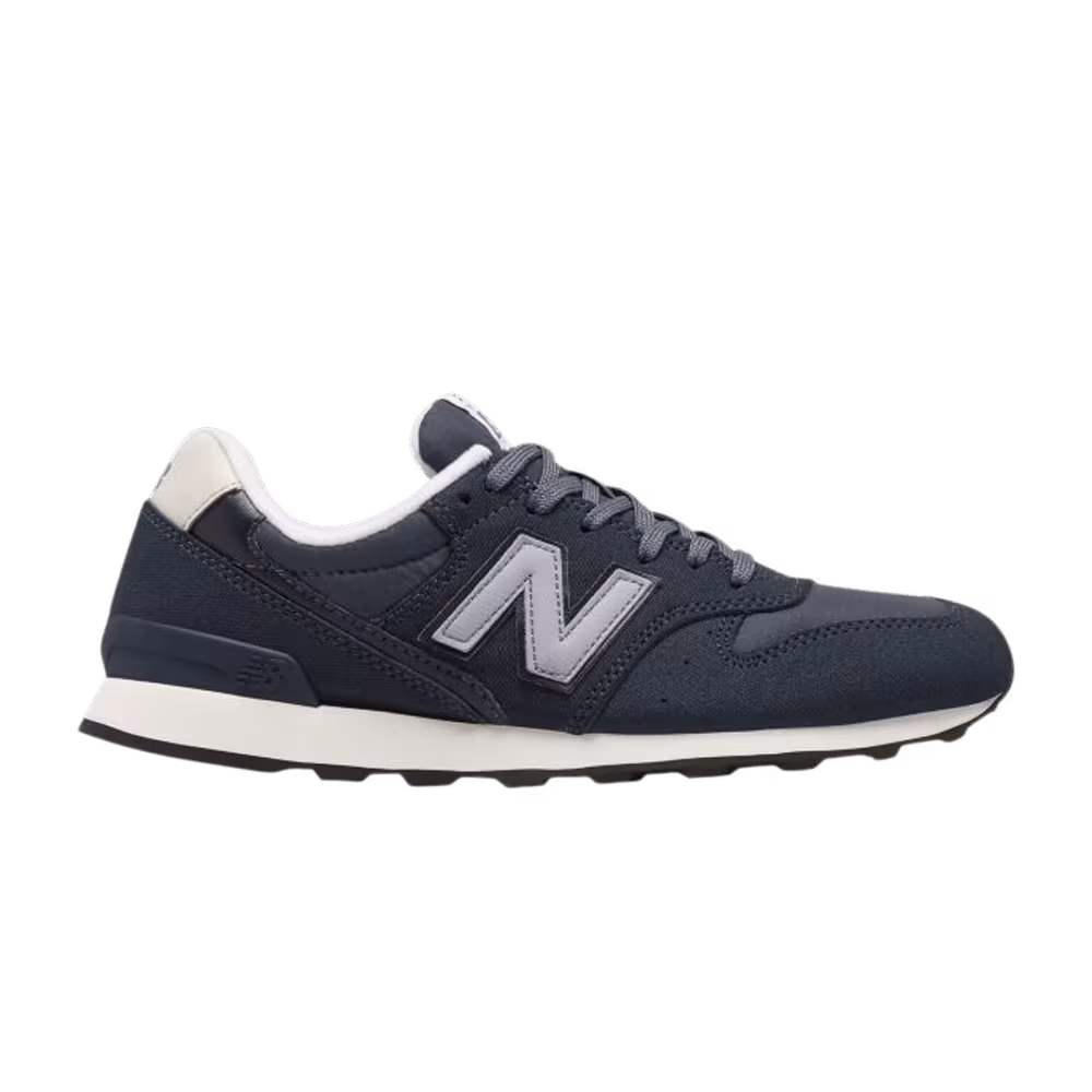New Balance Women's 696 Navy
