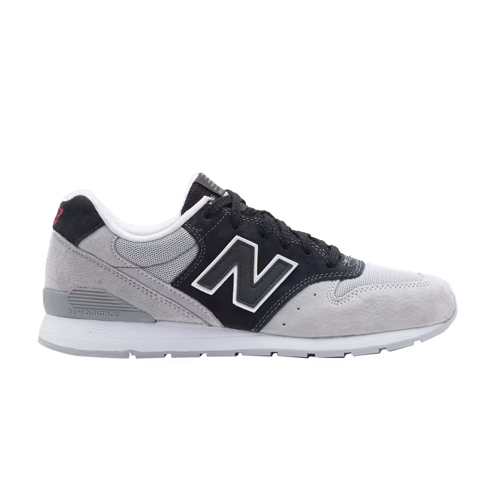 New Balance 696