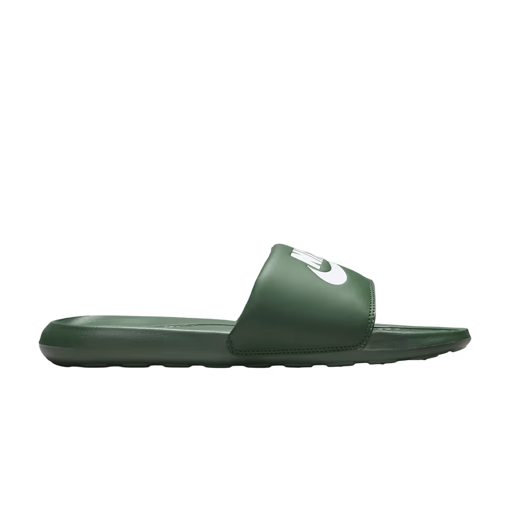 Nike Victori One Fir/Fir/White