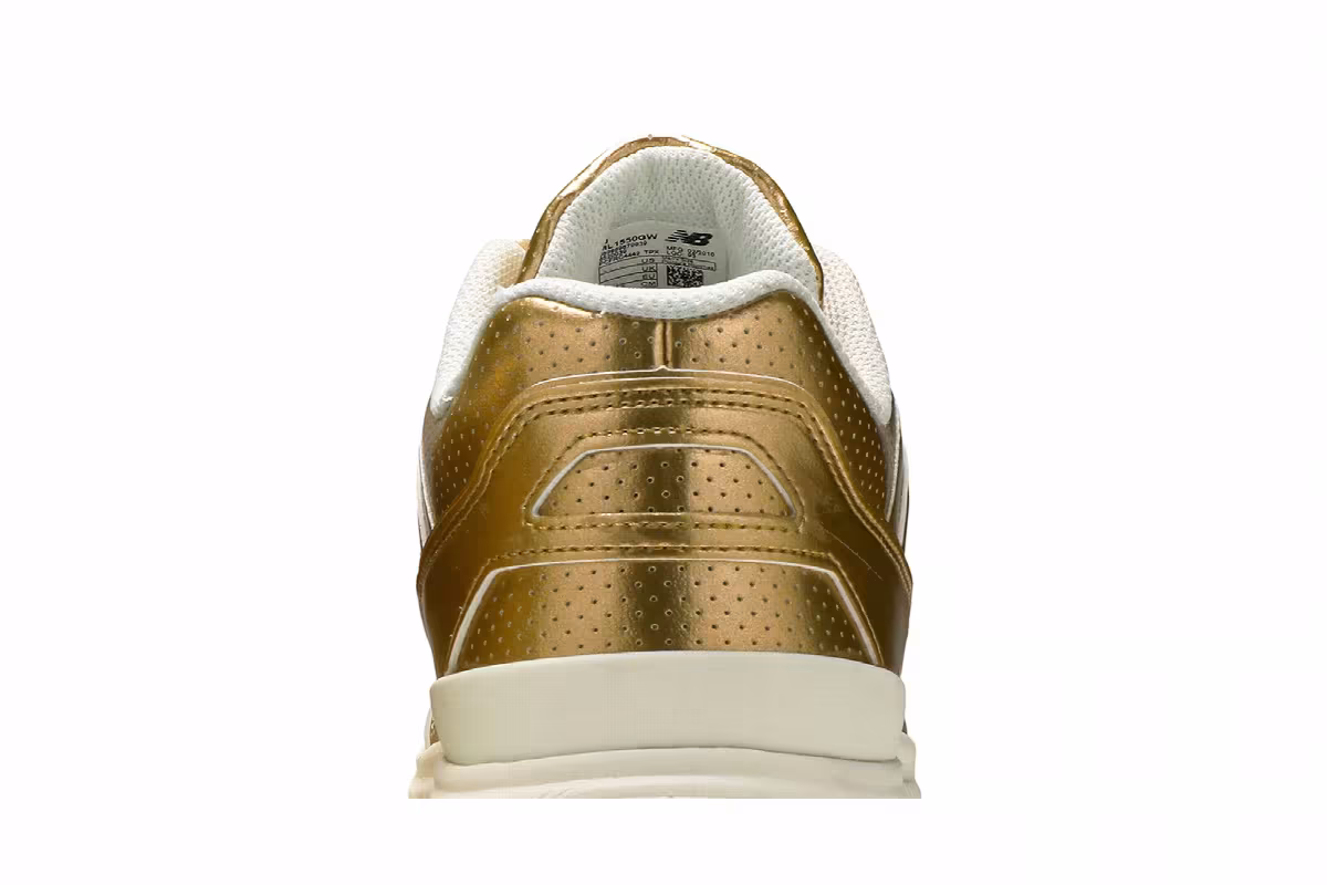 New Balance 1550 Metallic Gold, view 8