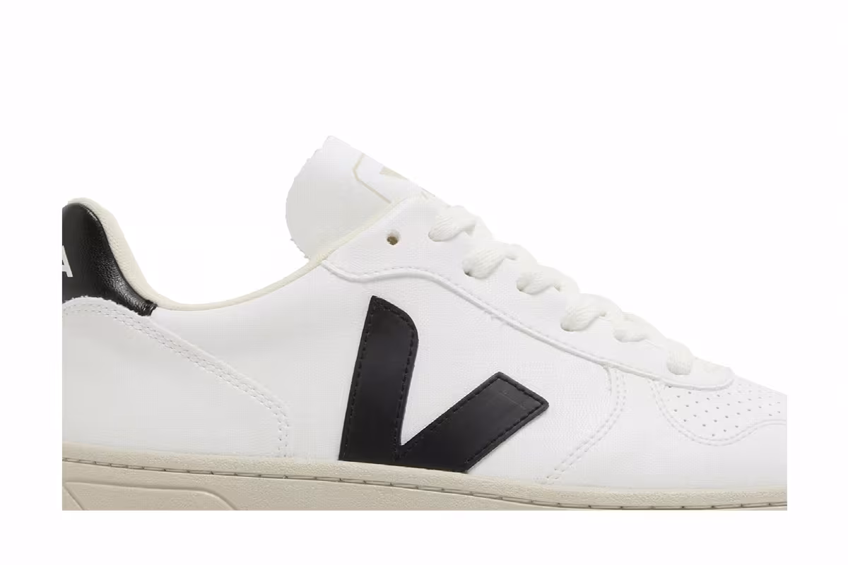 Veja Women's V-10 CWL White Black, view 3