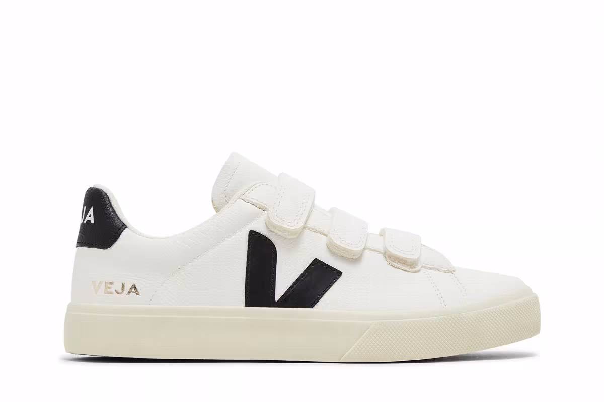 Veja Women's Recife Chromefree Leather White Black, view 2