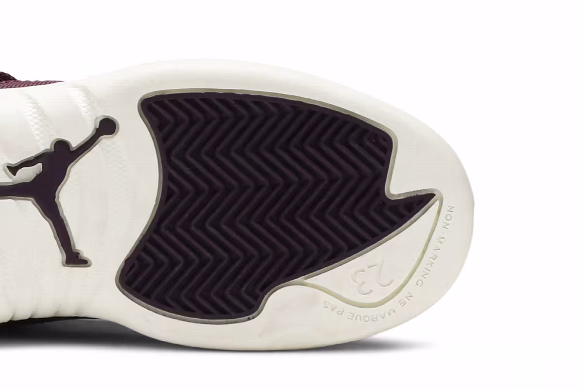 Air Jordan 12 PS Bordeaux, view 6