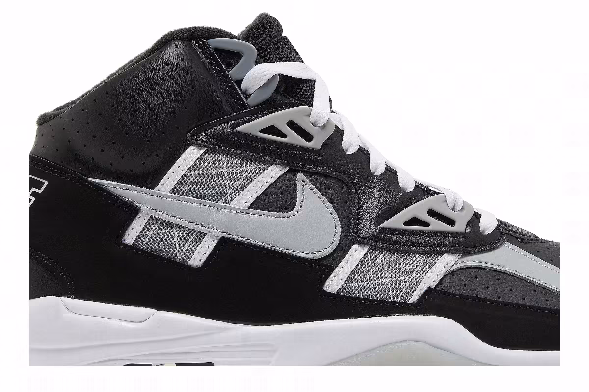 Nike Air Trainer SC High Raiders, view 3