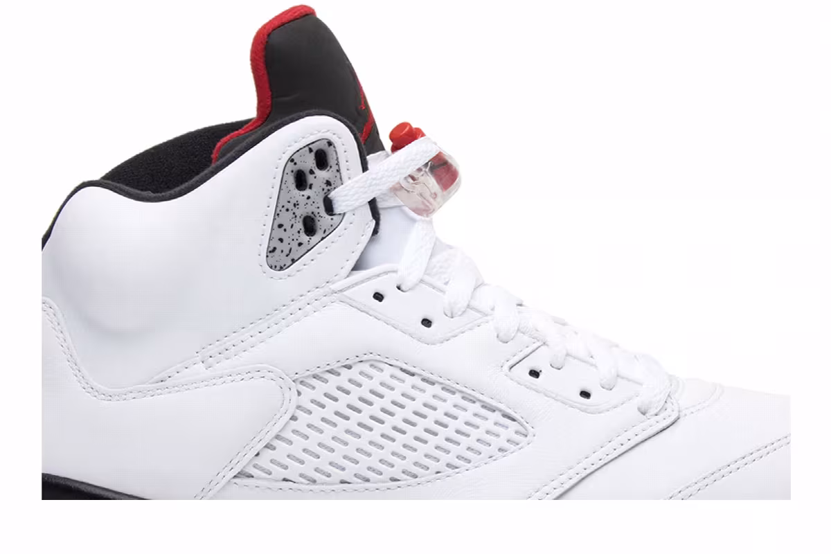 Air Jordan 5 White Cement, view 3