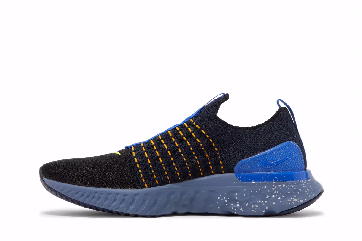 Nike React Phantom Run Flyknit 2 Black Hyper Royal, view 4