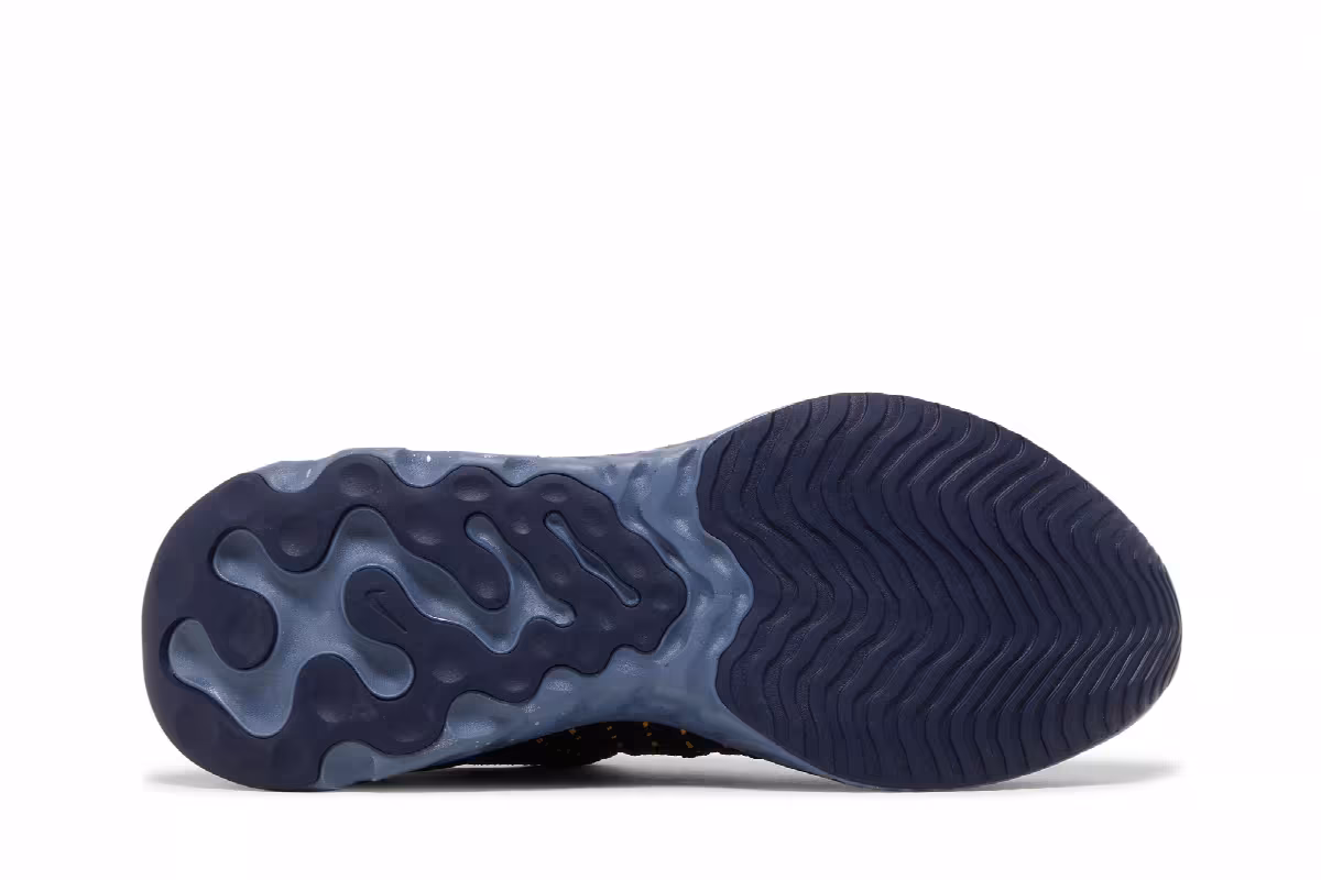Nike React Phantom Run Flyknit 2 Black Hyper Royal, view 5