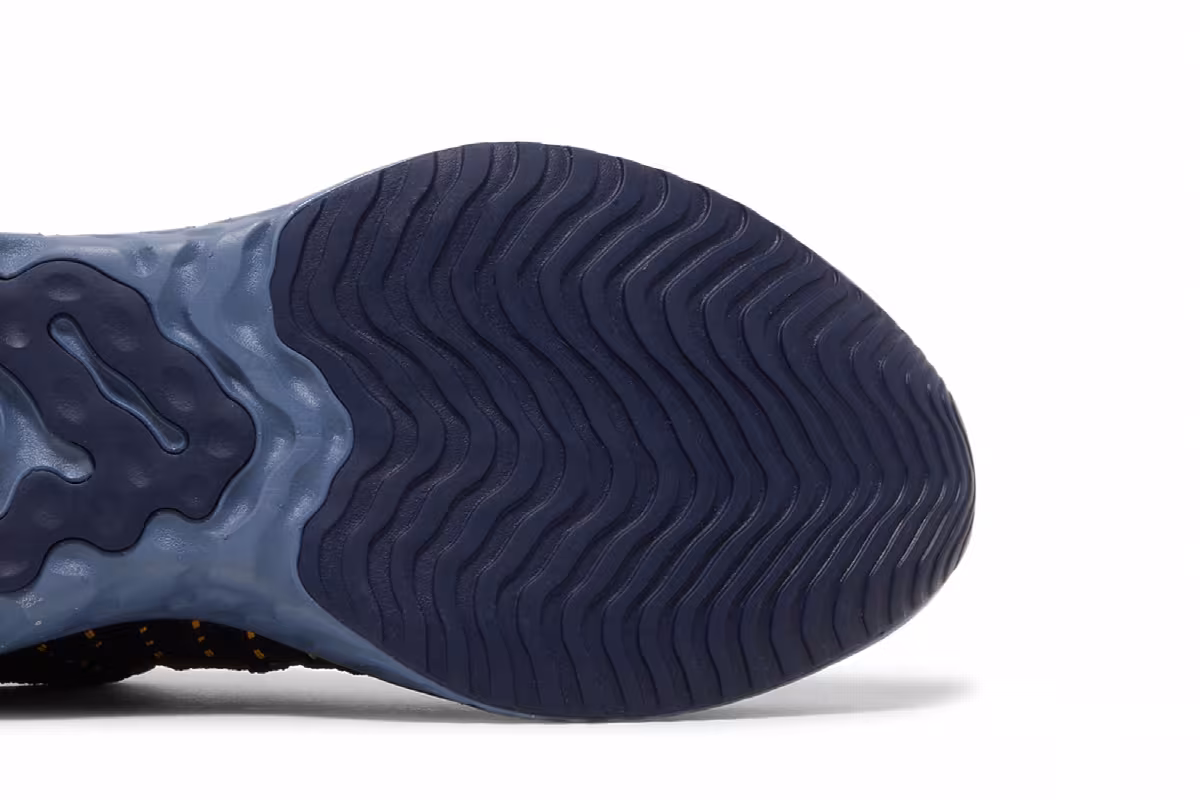 Nike React Phantom Run Flyknit 2 Black Hyper Royal, view 6