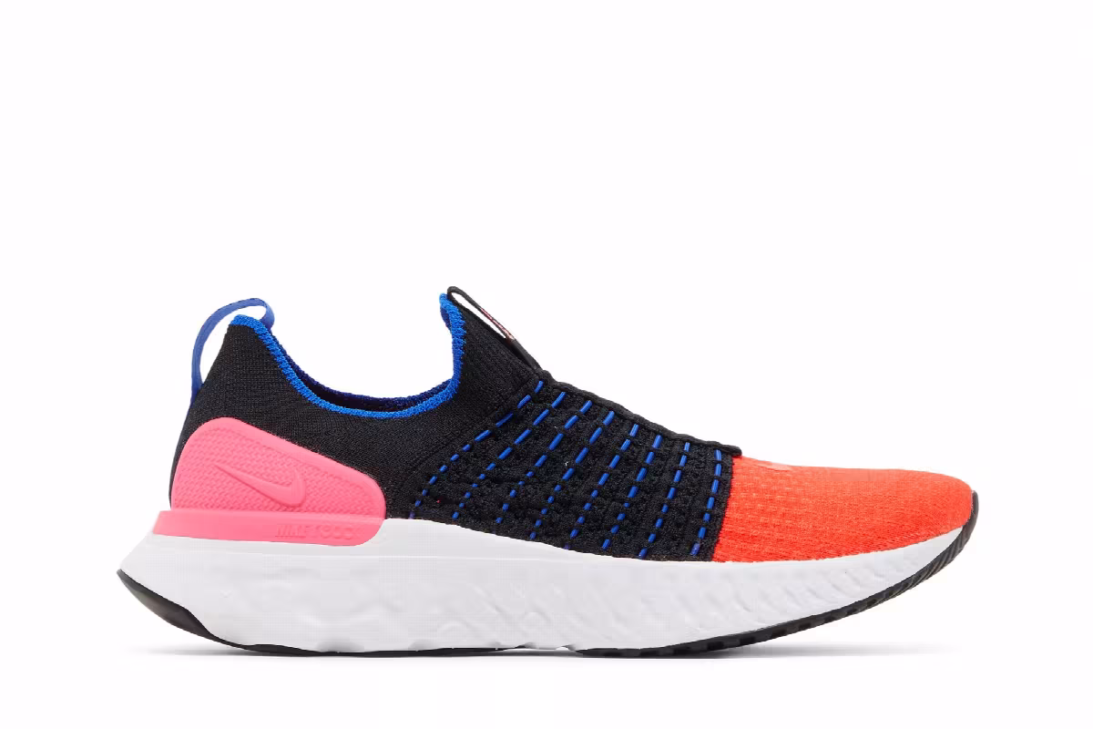 Nike Women's React Phantom Run Flyknit 2 Black Bright Crimson, view 2