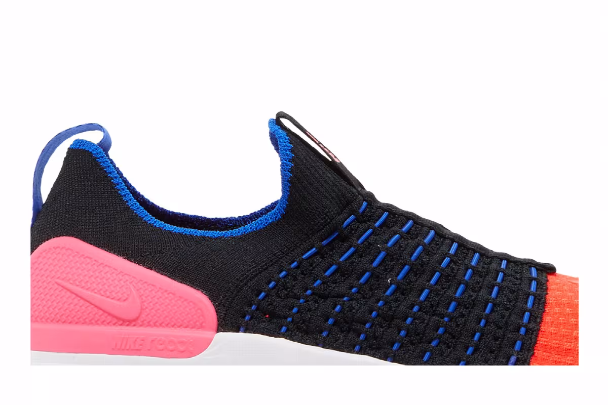 Nike Women's React Phantom Run Flyknit 2 Black Bright Crimson, view 3