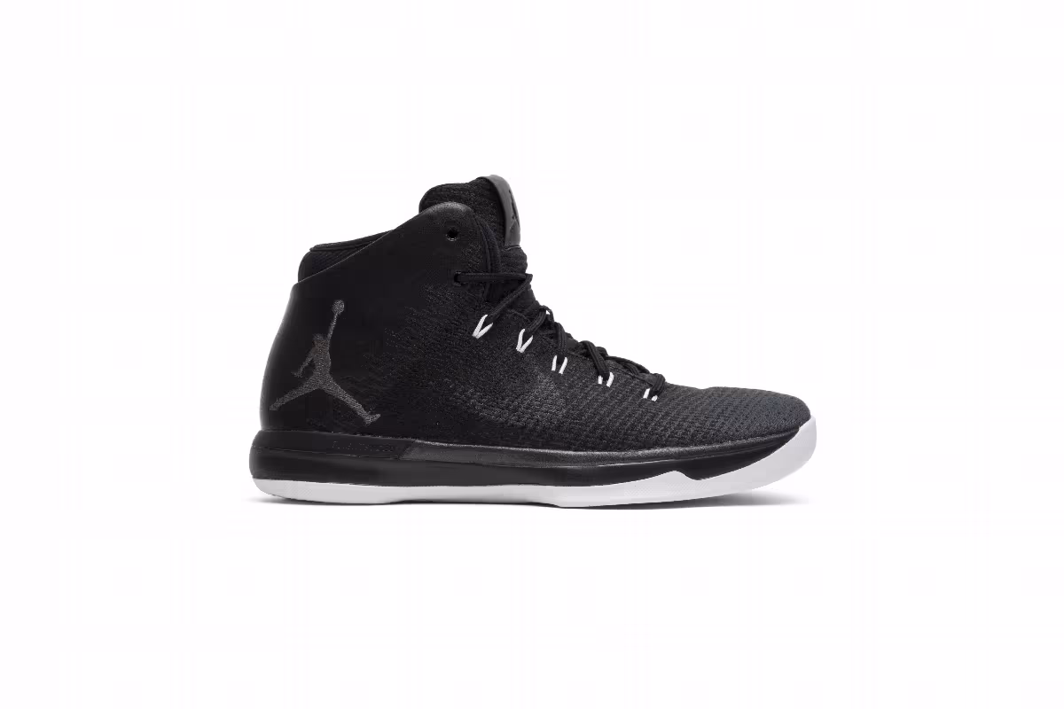 Air Jordan 31 Black Cat, view 2