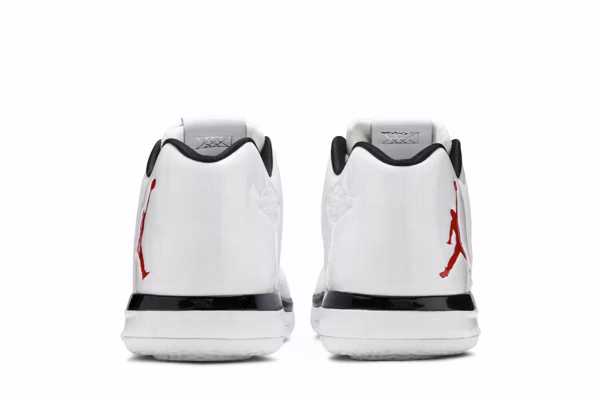 Air Jordan 31 Low Bulls, view 7