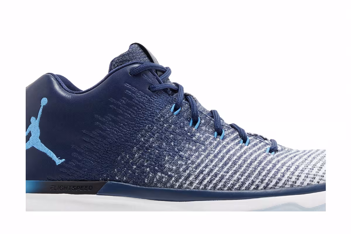 Air Jordan 31 Low UNC, view 3