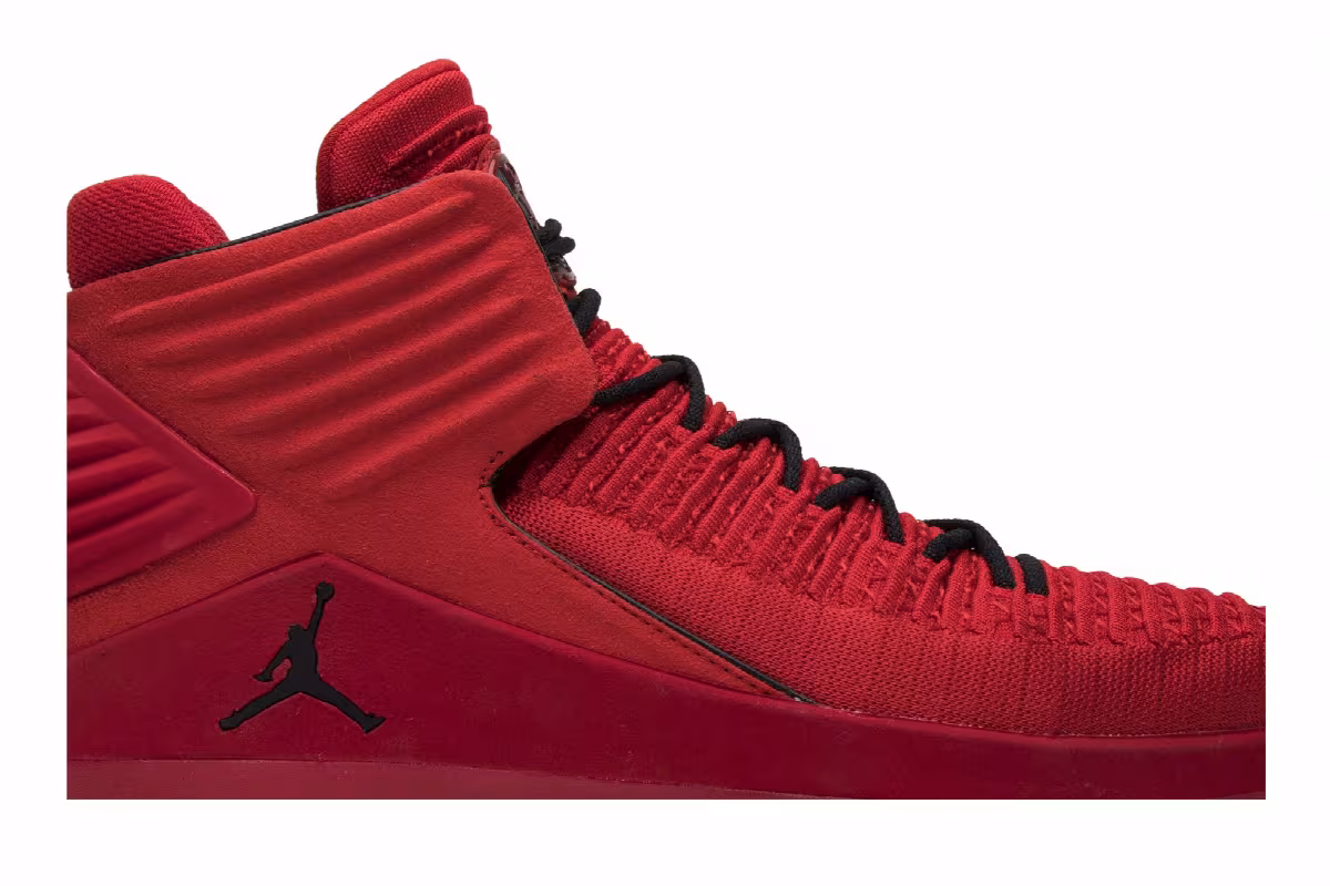 Air Jordan 32 Rosso Corsa, view 3