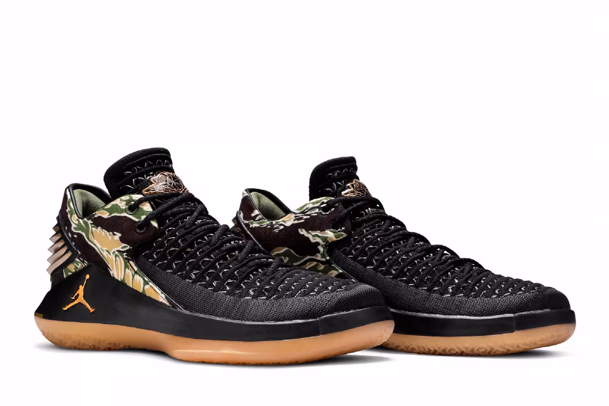 Air Jordan 32 Low GS Camo, view 9