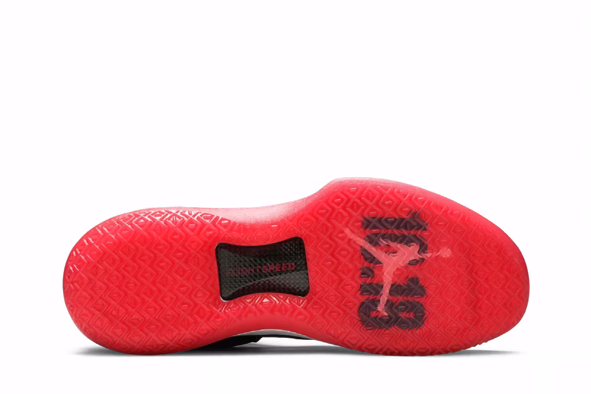 Air Jordan 32 Low Bred, view 5