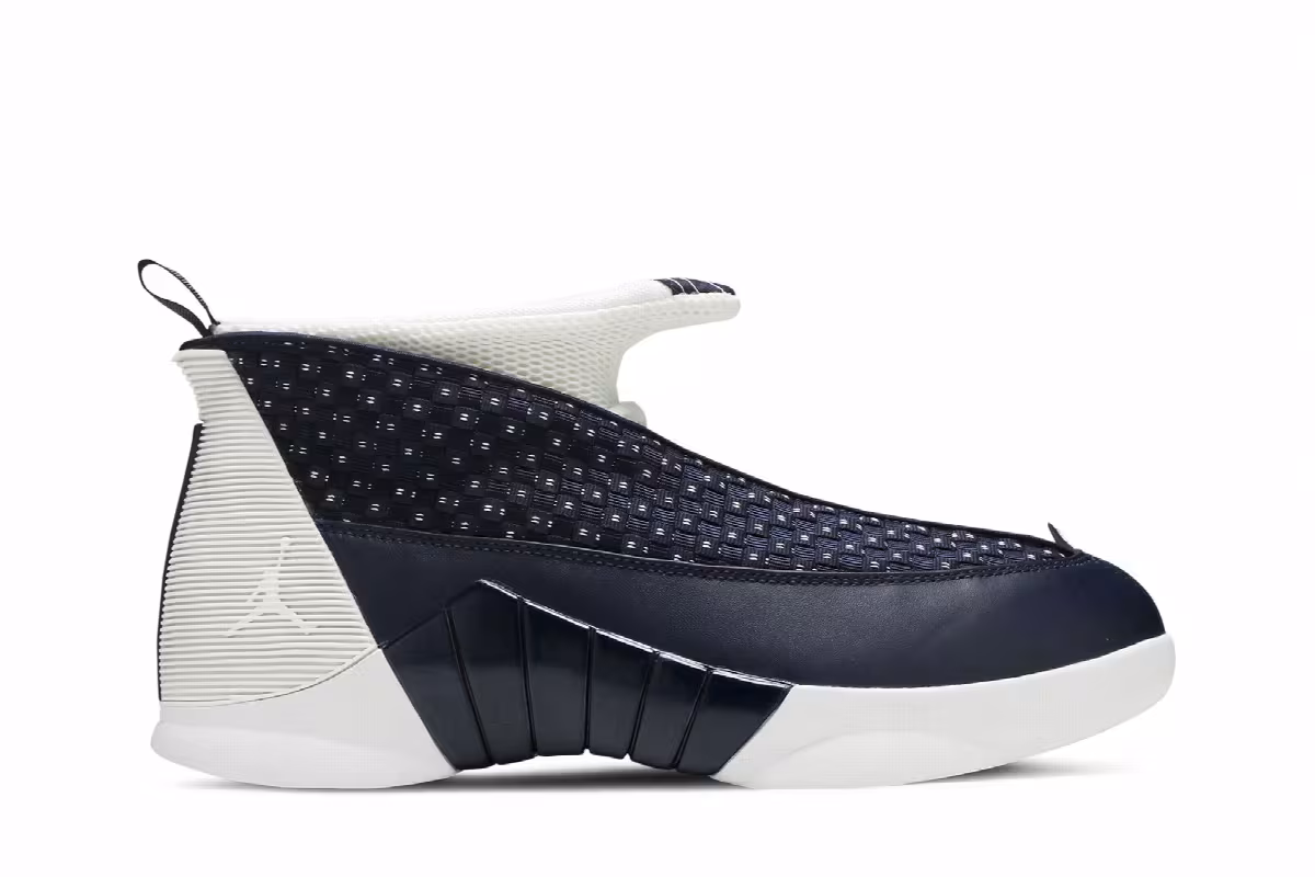Air Jordan 15 Obsidian 2017, view 2
