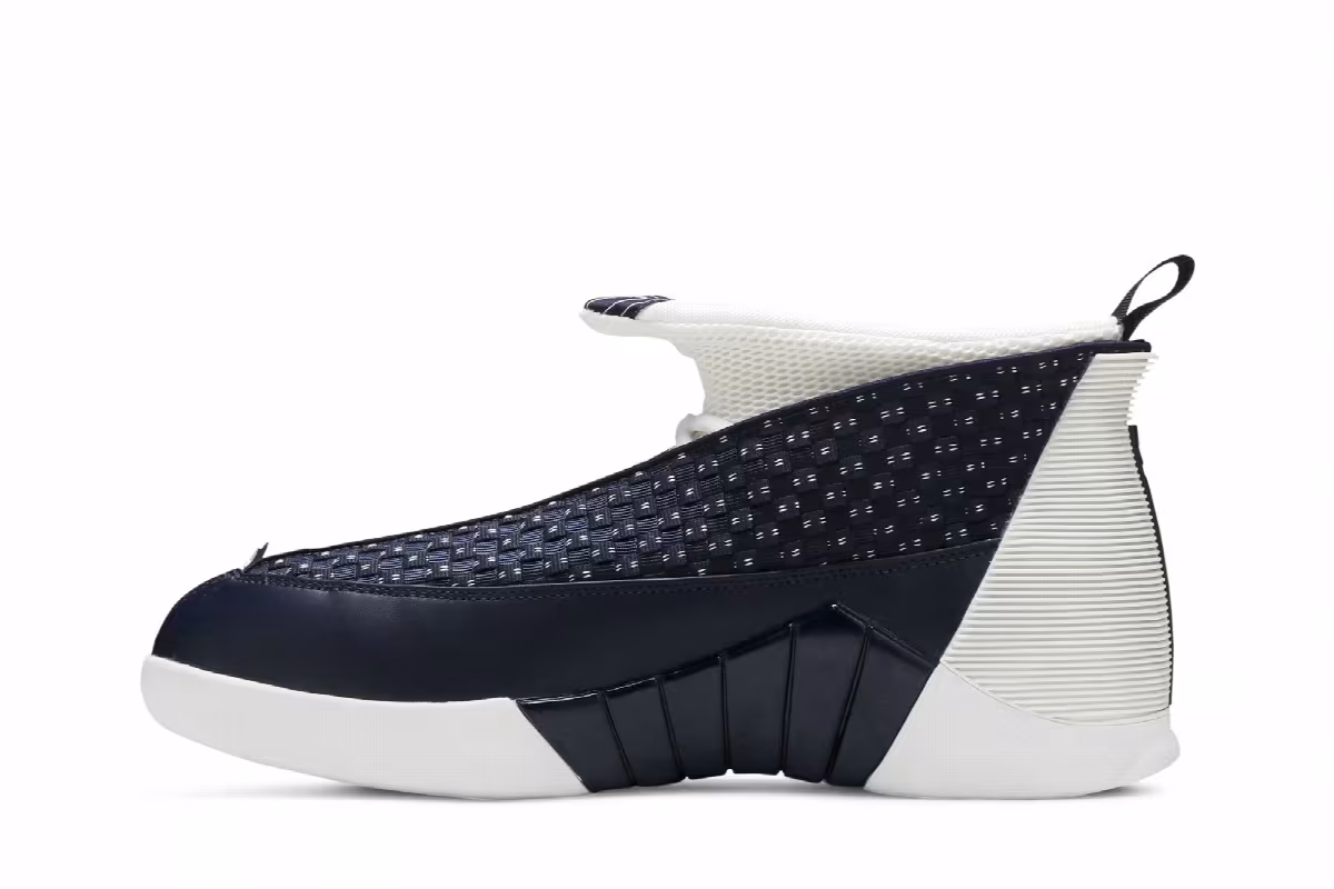 Air Jordan 15 Obsidian 2017, view 4
