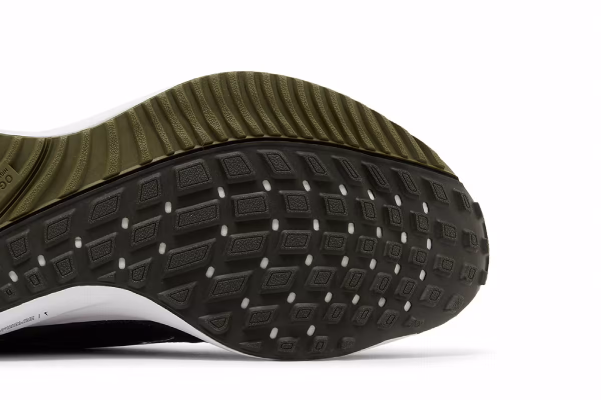 Nike Air Zoom Vomero 16 Medium Olive, view 6