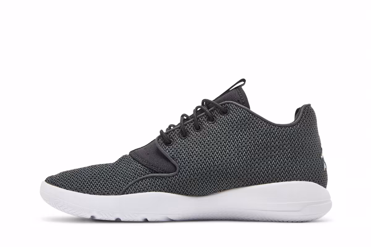 Air Jordan Eclipse Black White, view 4
