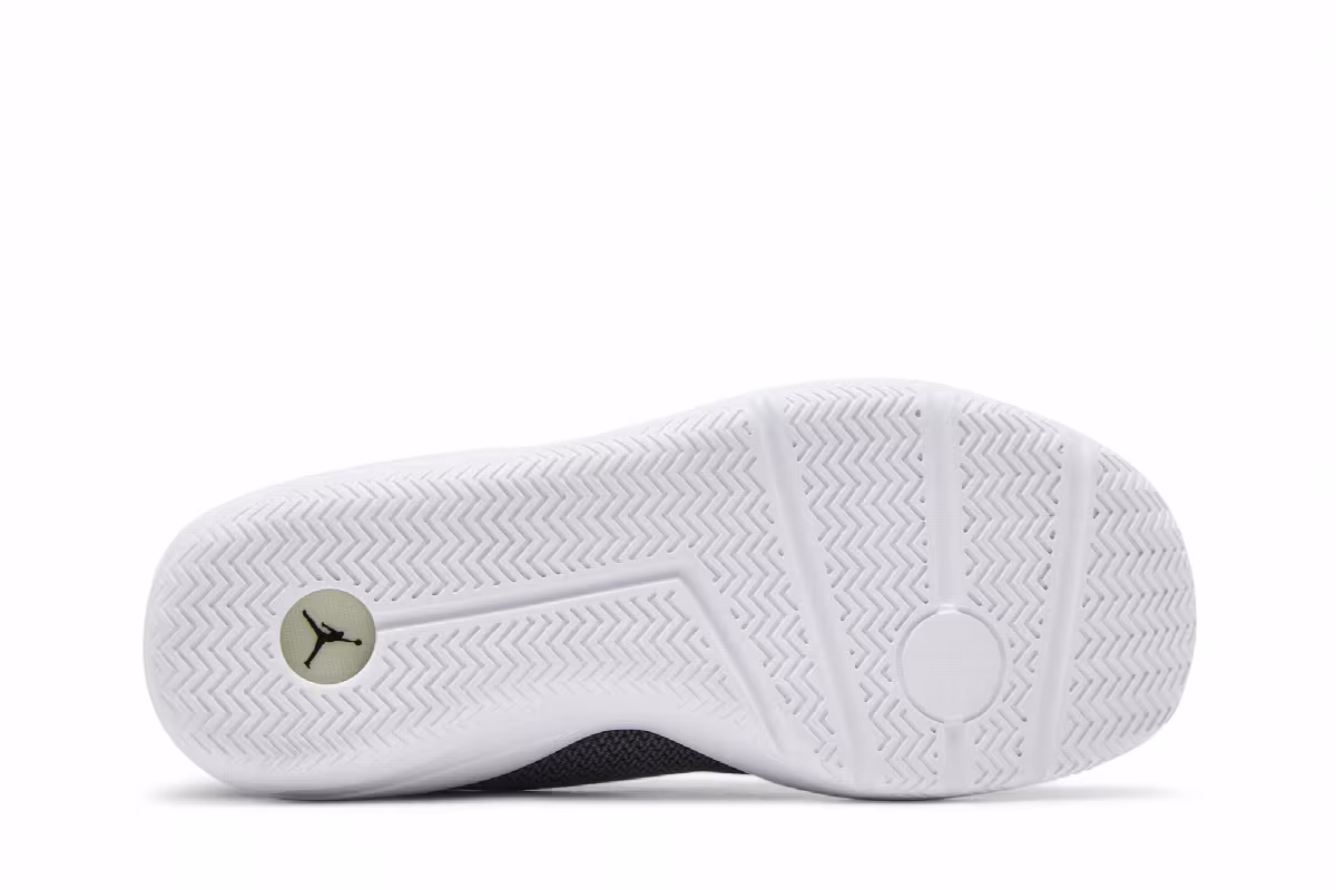 Air Jordan Eclipse Black White, view 5