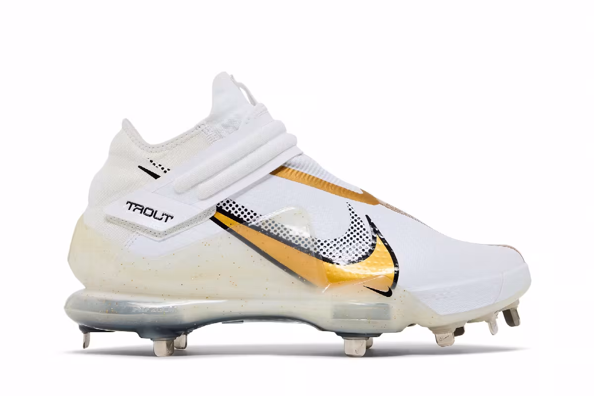 Nike Force Zoom Trout 7 Pro Mid White Metallic Gold, view 2