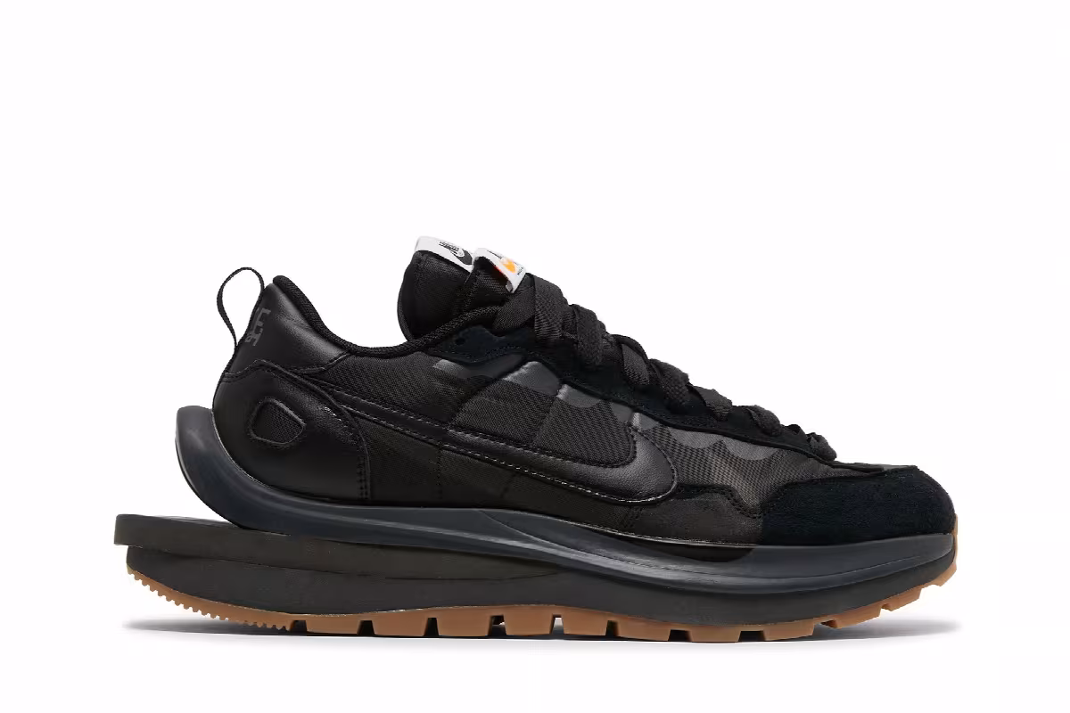 sacai x Nike VaporWaffle Black Gum, view 2