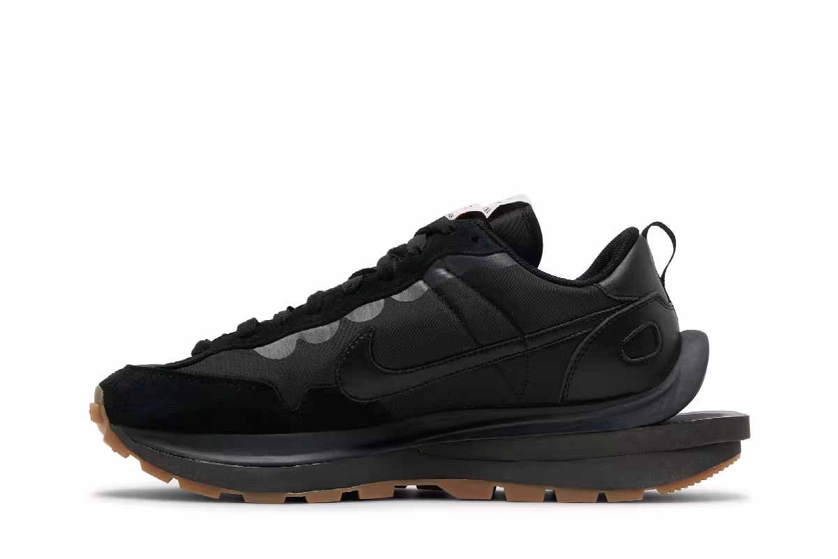 sacai x Nike VaporWaffle Black Gum, view 4
