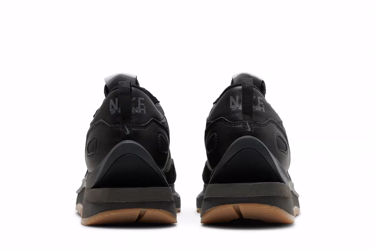 sacai x Nike VaporWaffle Black Gum, view 7