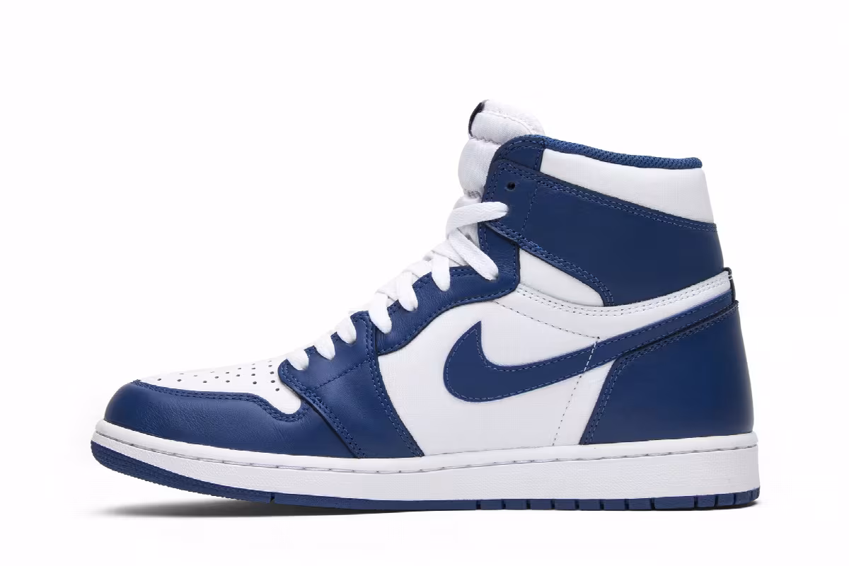 Air Jordan 1 High OG Storm Blue, view 4