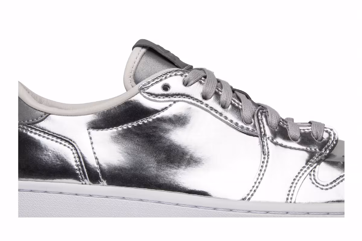 Air Jordan 1 Low OG Pinnacle Metallic Silver, view 3